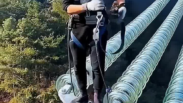 身上若无千斤担，谁拿生命赌明天