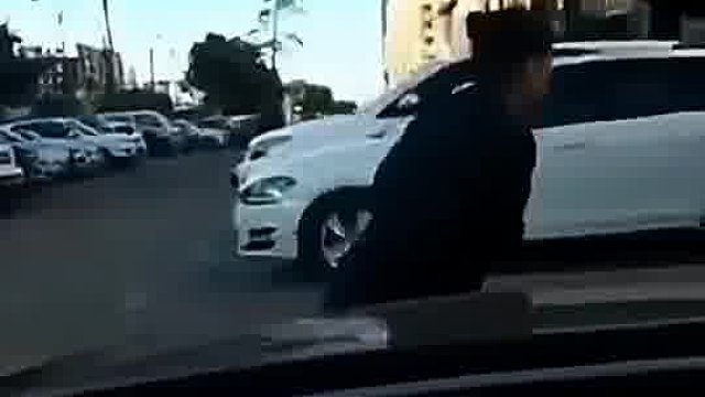 车顶放红茶，结局亮了