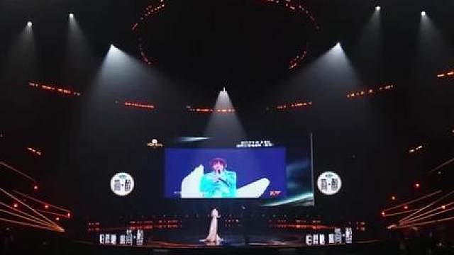 在旁为你哼歌 你永远并非一个