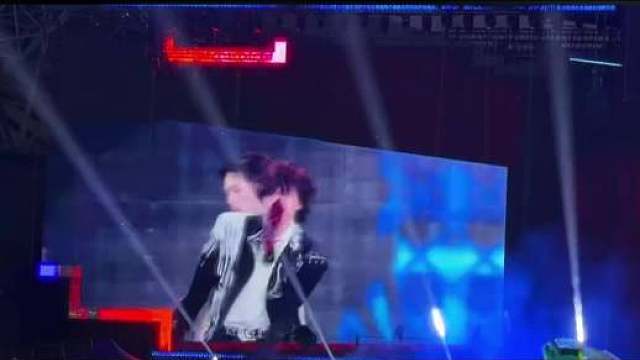 TF四代五公陈思罕和陈奕恒双人合作《teeth》舞台 ​​​
