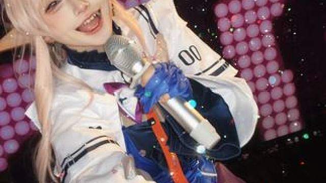 二次元就这么抠抠搜搜… 该花花该省省！
我真的太爱ktv了……谁家LED棚又能唱歌又能吃饭（饭还很好