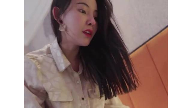 小伙酒吧痛揍猥琐男，受害美女竟要当场以身相许