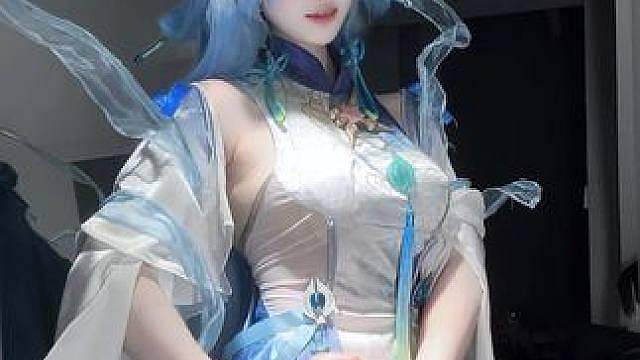 清冷女剑修