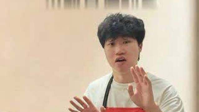 你不亲我就一直问
