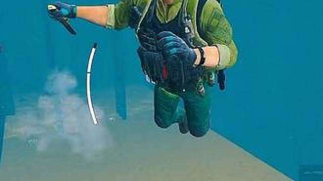 水下谁刀的过疯医？