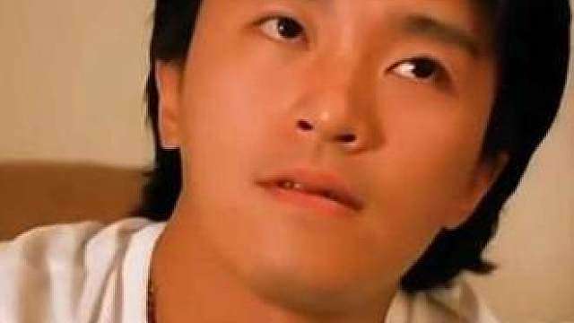 一个眼神一个动作。这演技，还有谁可以做星爷代餐呀
