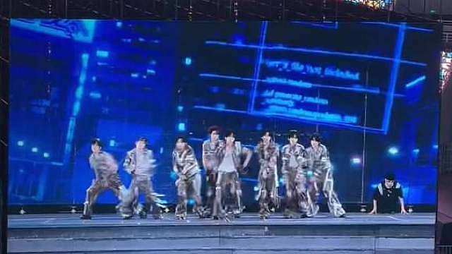 一班# 
四代一班全员齐舞，就一个感觉——王橹杰张函瑞真是歌担，杨博文是四代苏新皓，懂得都懂。 ​