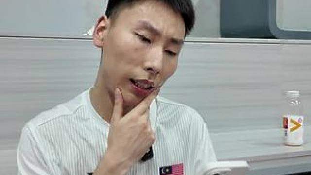 《打球没开智》