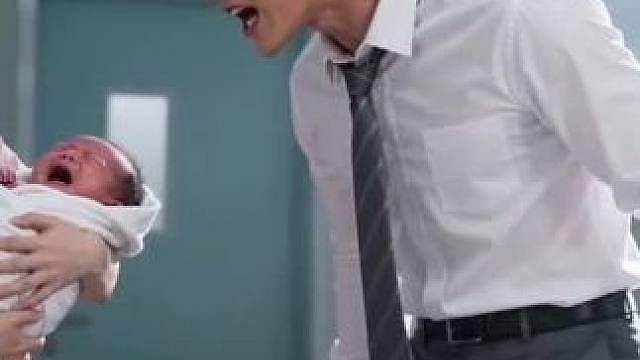 我跟他不熟，刚生下来就那么不懂事！
