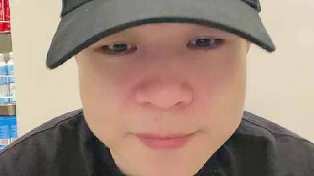 观看Dota2比赛中国战队表现堪忧，担忧无法晋级。 ​​​