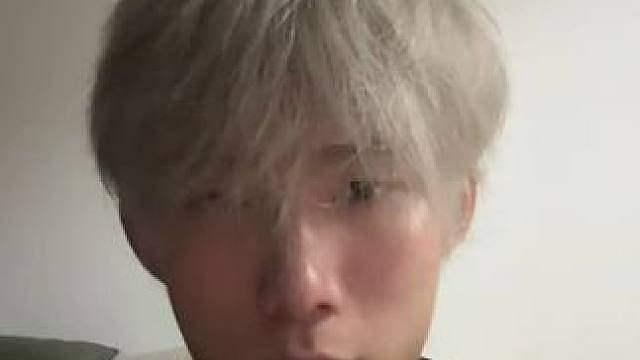白色的钱磊