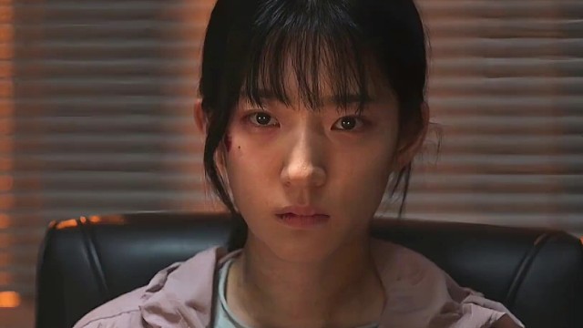 四名少年将女孩灌醉并强暴。