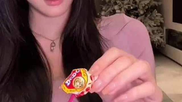 真的好难接受，看着他们一路走来那么久。
原来再要好的两个人，也扛不住长年累月积攒下来的隔阂 ​​​