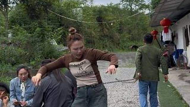我的狗狗怎么变成一个人了？