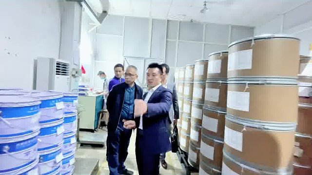 我们坚持的是，只要东西好，顾客自然来