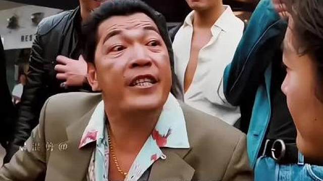 “你TM看什么，出来单挑啊”