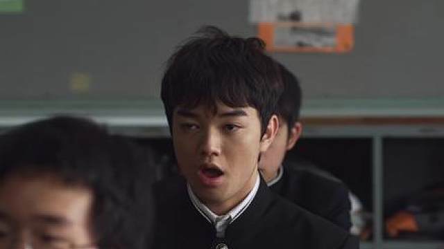 “对视是人类不带情绪的精神接吻”