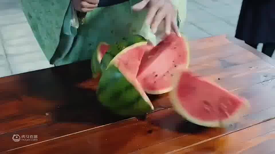 一块西瓜劈三刀，怎么劈成11块？
