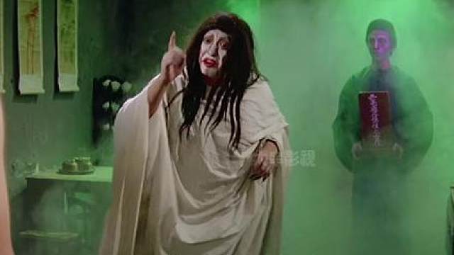 猪大肠扮鬼吓人，结果正主出来了，吓尿了