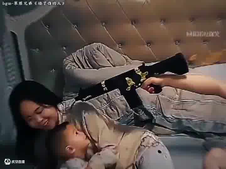 物理暴击加魔法暴击，而且还是无视防御