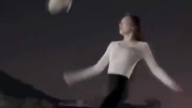 球起球落，上上下下，扰了视野，乱了人心。。。