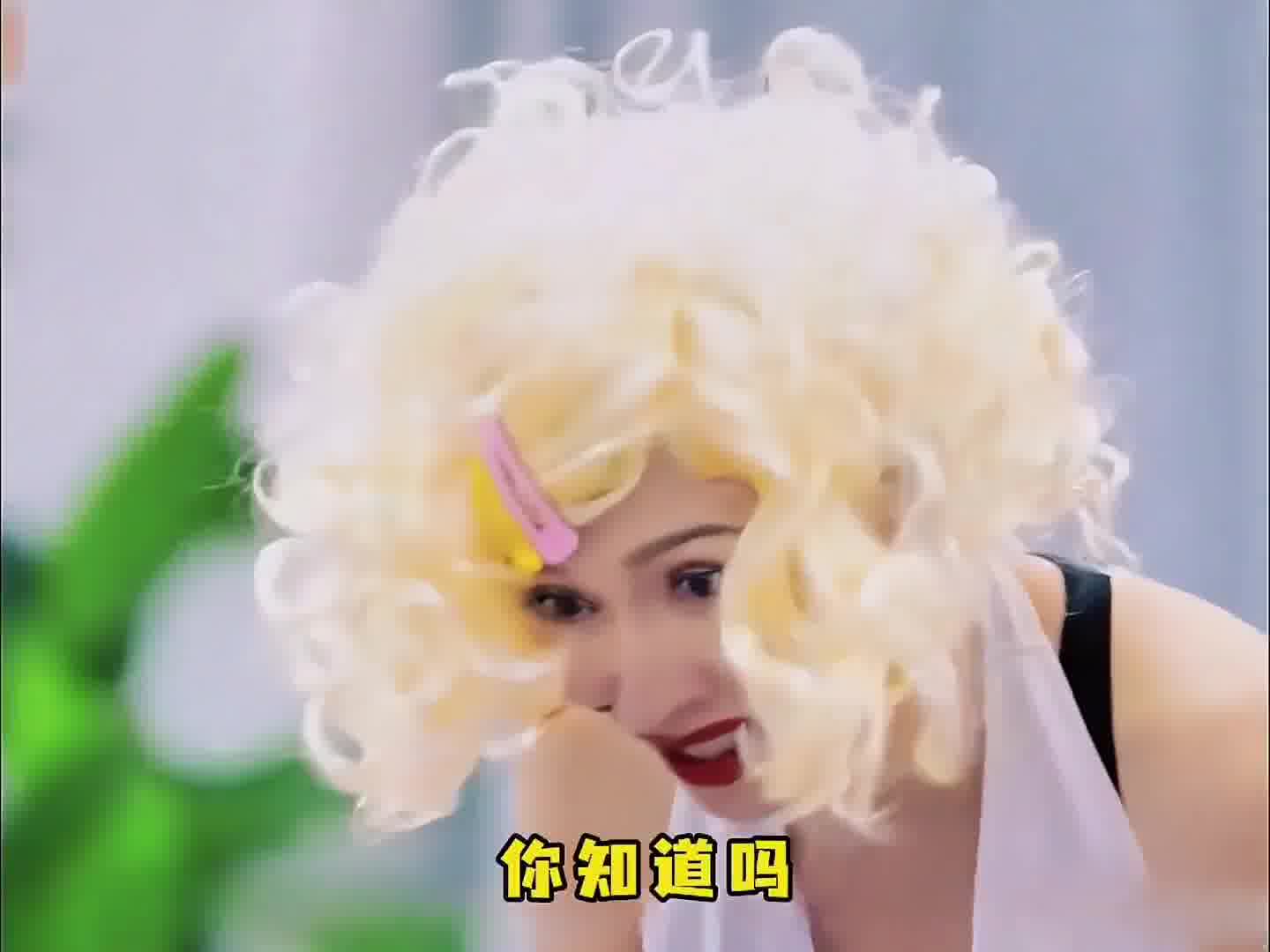 张晋：中年夫妻亲一口，噩梦能做好几宿…哈哈哈