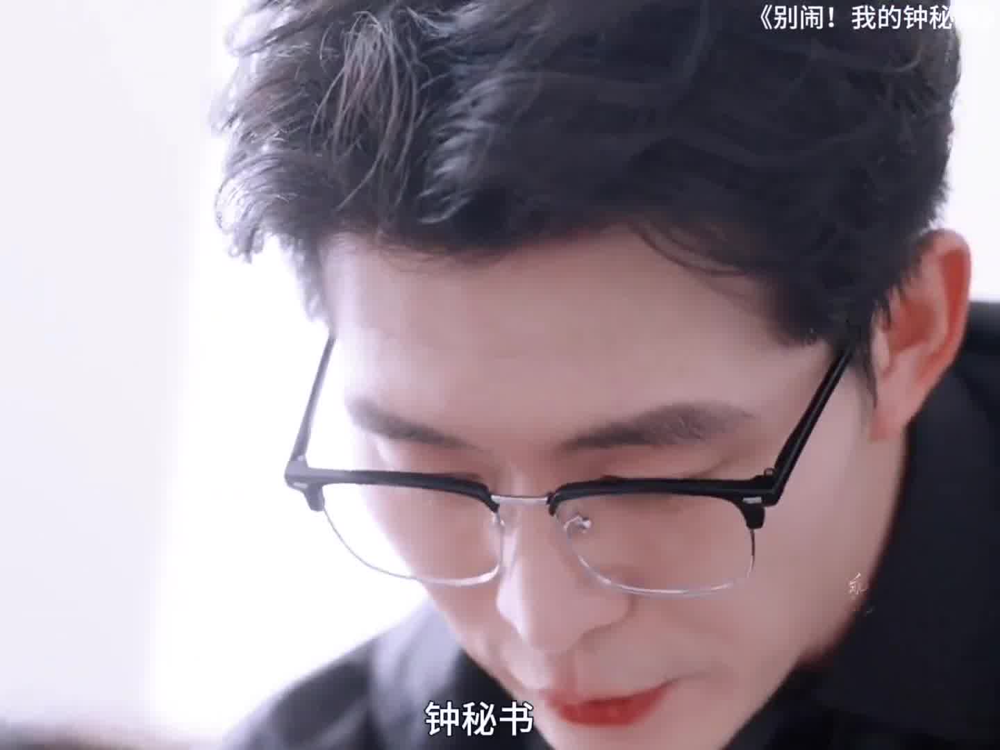 总裁情不自禁吻上软糯的女人