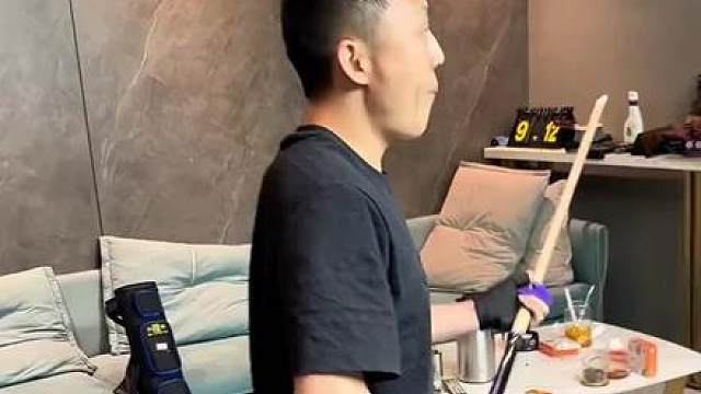 24年在圣泰617和强哥一样没听说过老薛 以为是个匕首 谁知晚上直接跌里