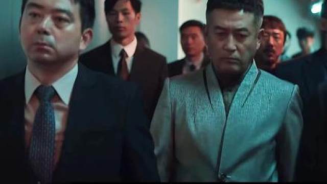 能压制黑二代的人，只能是黑二代的老爹！