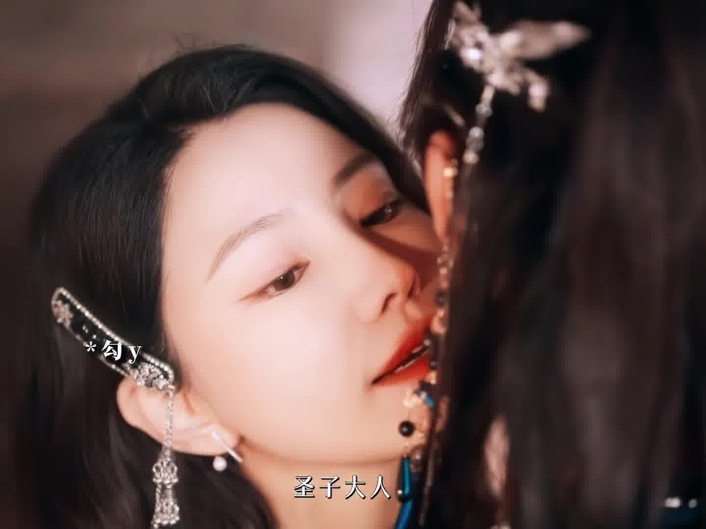 清醒姐姐反向拿捏纯情圣子，只要她愿意，想怎么玩我都可以