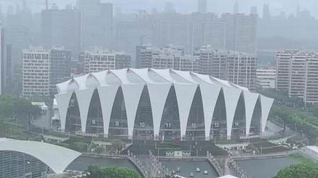 雨中看ti 昨天打到今天凌晨，第三天的比赛又开始了！
