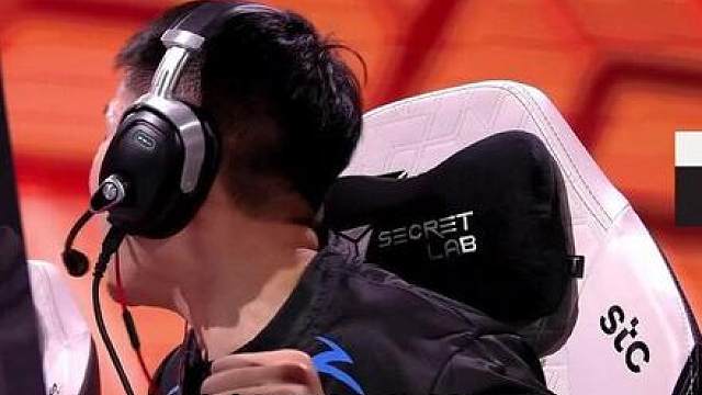 念旧再次斩获全场MVP，带领白鲨挺进EWC决赛