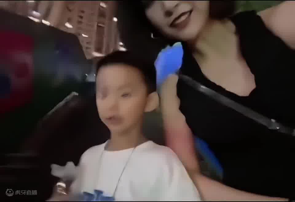 叔叔要带着你姐姐去给你找个爸爸