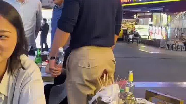 大哥痔疮炸了，还故作坚强一直忍着疼痛和朋友聊天