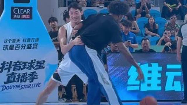 平时小可爱在NBA都不怎么打球，这次中国行居然这么卖力