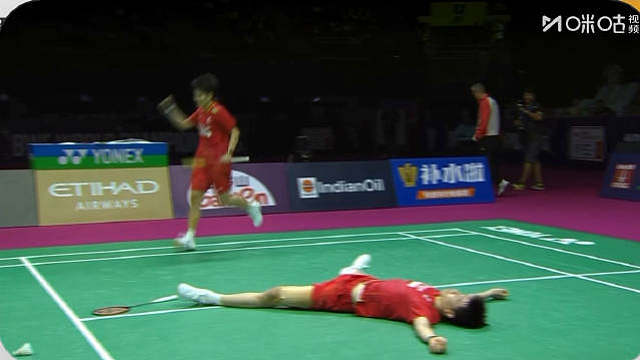 2026新德里世锦赛
混合双打
4-2
冯彦哲/黄东萍2-1西尔维亚/马尔瓦
（20-22 21-1
