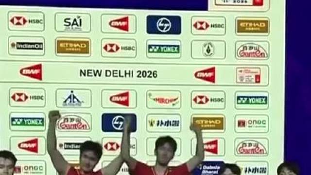 2026羽毛球世锦赛男双决赛当中，中国组合梁伟铿/王昶2‑0击败马来西亚的谢定峰/苏伟译，拿下职业生涯首个世锦赛男双冠军。
