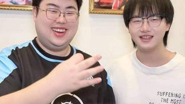 自己人 别开腔