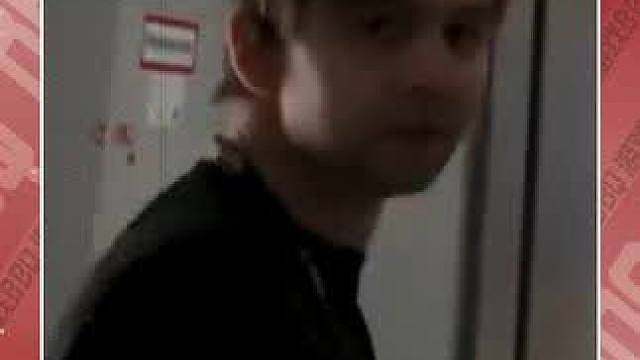 火仔贴脸开大询问绿龙众人想换教练吗，绿龙四人被吓的同步回头！