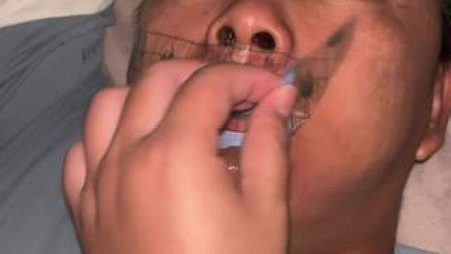 对象睡觉爱打呼噜，给他贴上鼾贴………