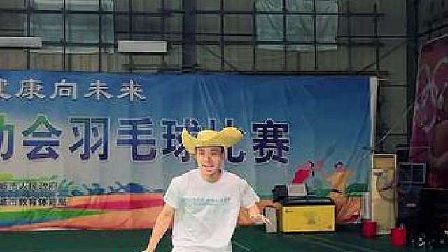 晚饭后的羽球广场舞时刻…