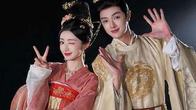 在万象棋，我们不说七夕快乐——
我们说，棋友们找到了！
8月20日19:00，锁定王者万象棋、王者荣耀官方直播间，《王者万象棋》王牌之夜【七夕特别场】来了！恭迎“父皇母皇”！