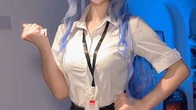 王小美…