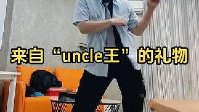 魔兽智商团收到“舅舅”王耀庆老师的亲签礼物，立刻变身上才艺！ #
