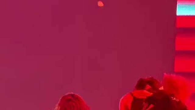 BigBang演唱会新歌【BiiiG】来袭，权志龙的台风依旧强的可怕
 ​​​
