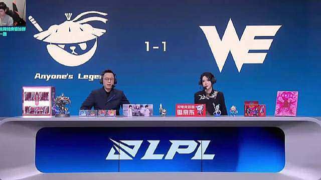 二哥翻看狼行朋友圈 断言肯定有问题：线索一是狼行侧脸抱猫 线索二是发EMO歌配表情！

昨天孙哥 米