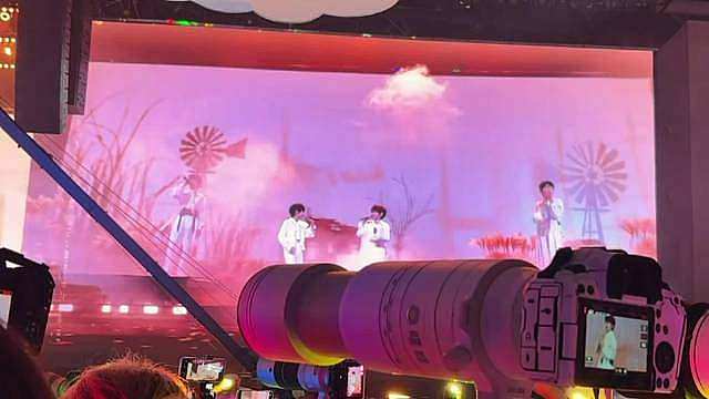 五代一公《飘向北方》 
（陈燊 越艺晨 张誉严 杨子豪）
 ​​​
