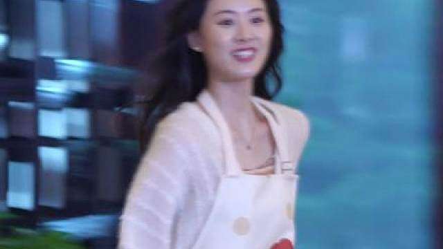 火鸡陈星陷入感情危机？ 带贴身女助理回家气哭