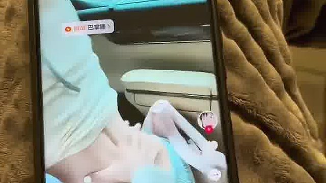你这小子，从小就啥水果都挑大个的，没想到长大了还这样