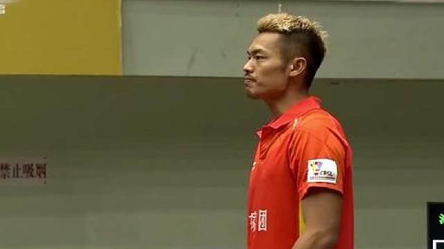 省队一哥试图和林丹掰掰手腕，结果硬是被打成新兵蛋子， 2013年羽超联赛林丹vs刘明